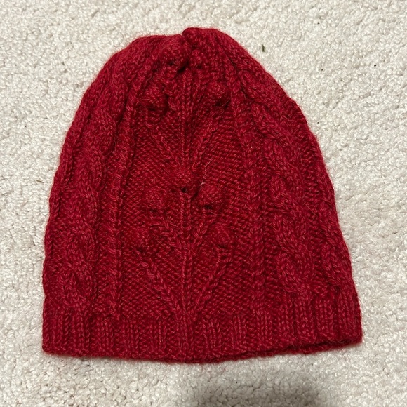 Girls red 100% alpaca hat never worn. - Picture 1 of 1